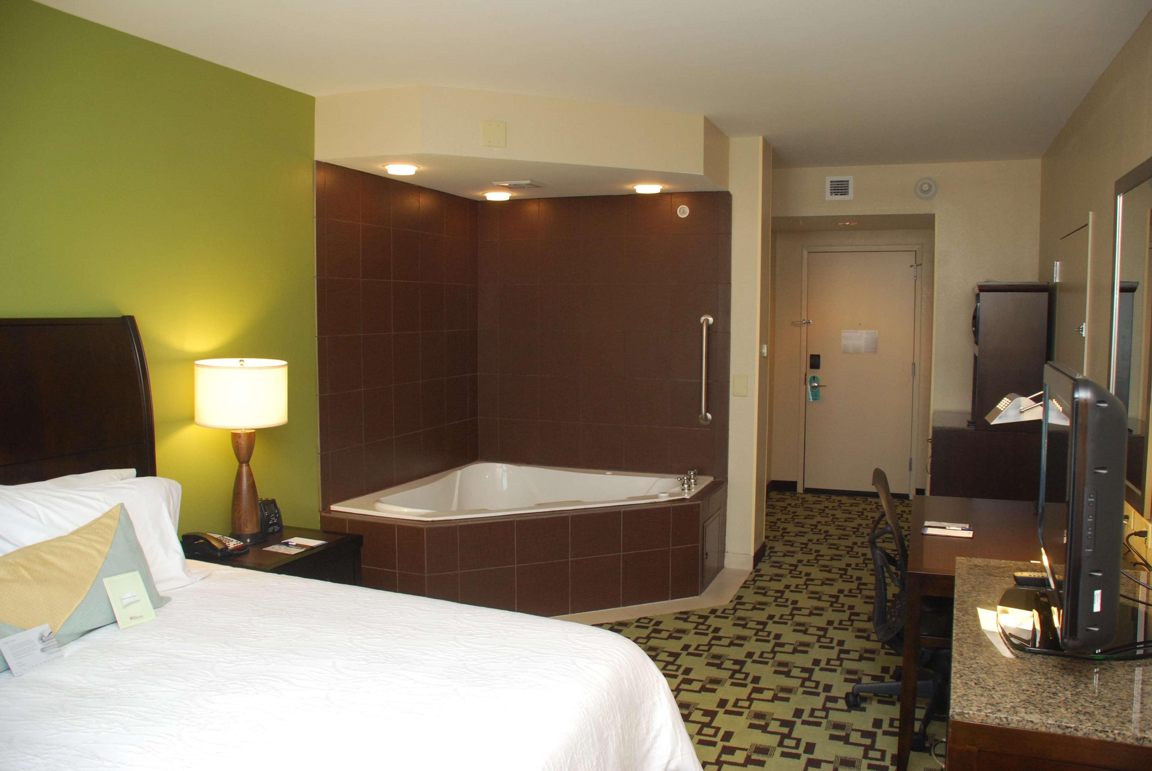 Hilton Garden Inn Birmingham/Трассвилл Номер фото